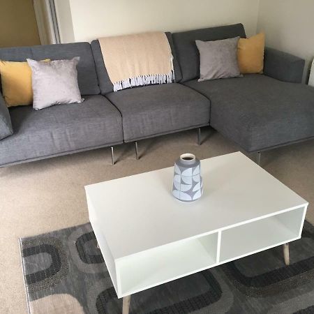 Blue Sky Apartments@The Centrium, ووكينغ المظهر الخارجي الصورة