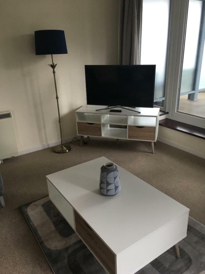 Blue Sky Apartments@The Centrium, ووكينغ المظهر الخارجي الصورة